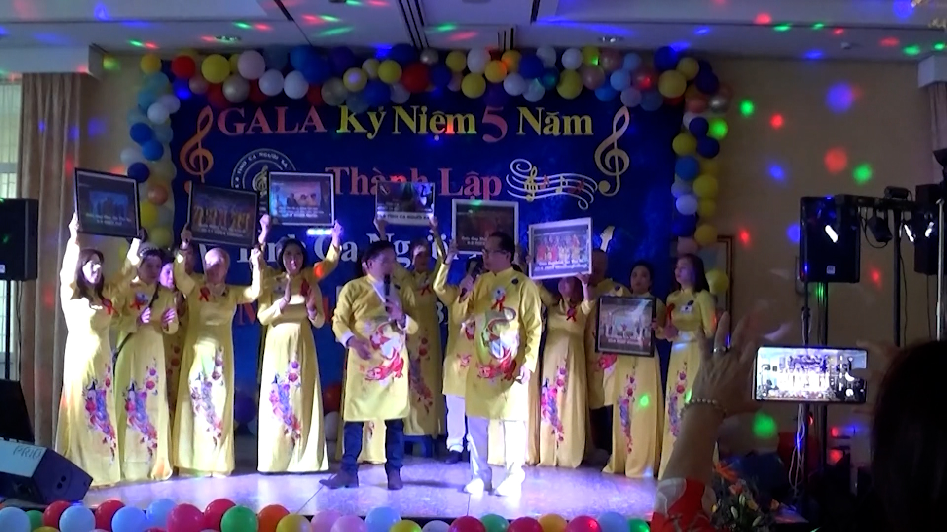 Kỷ niệm 5 năm thành lập trung tâm văn hóa âm nhạc nghệ thuật:Tình ca xa xứ